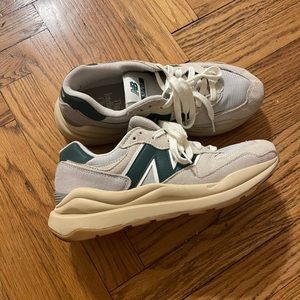 New Balance 57/40 in Moonbeam Nightwatch Green, M9, W10.5